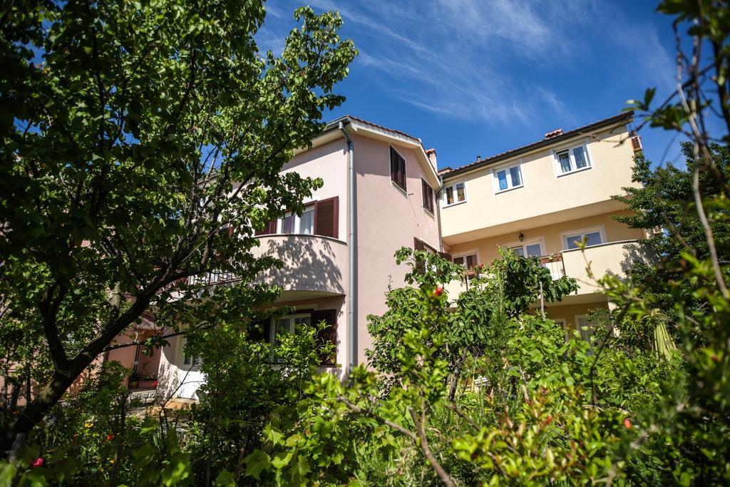Apartments Vitkovic 크레스 외부 사진
